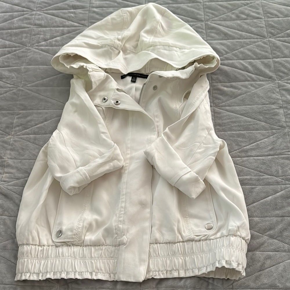 White house black market WomenWhite  with Hood jacket size xs - Picture 11 of 13